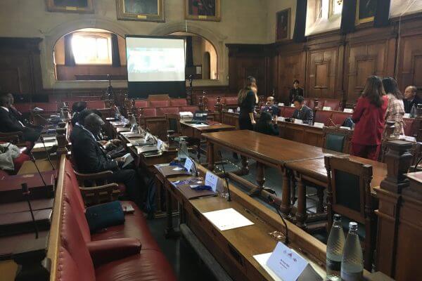 PROF-GRAEME-OXFORD5a-Council-Chamber-600x400