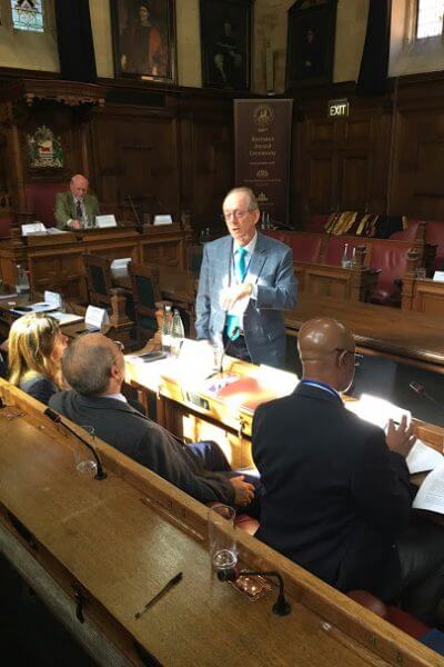 PROF-GRAEME-OXFORD9E6891E3-D07C-4284-89E6-698A3B2FFDF6-400x600